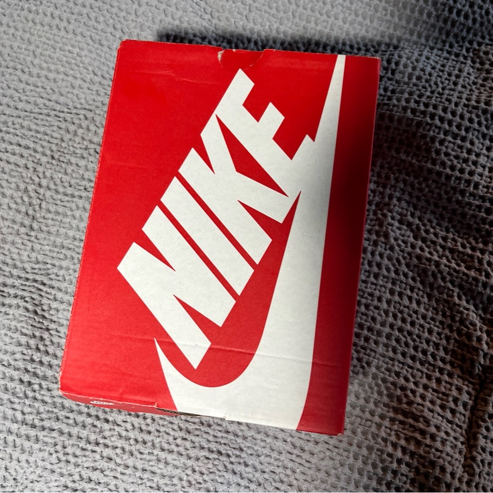 Nike court royale 10.5C